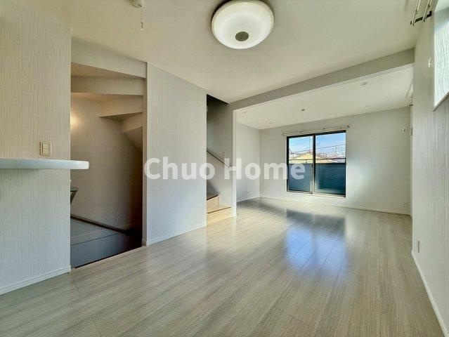 江東区亀戸7丁目中古住宅のキッチン|ダイニングキッチン