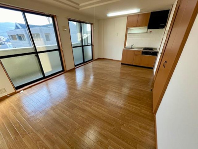 【居間・リビング】 | コート・ヴィラージュＡ | リビング