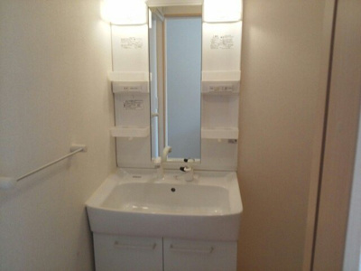 【洗面所】 | セレッソ・Ｋ・Ｋ | ゆったりとスペースのある洗面所