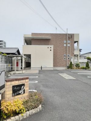 【駐車場】 | パルティシオン | 駐車場があるので、車を買う予定の方も安心です