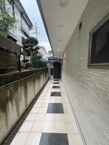 ワコーレヴィアーノ神戸片山町1丁目のロビー