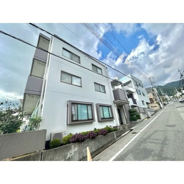 サンファミーユ赤坂の外観