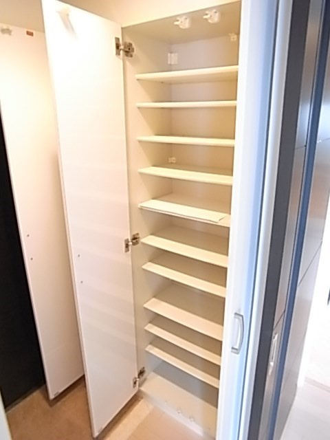 アドバンス三宮Ⅳルシールの収納