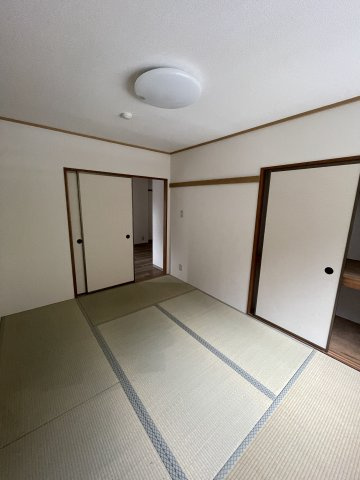 イーストヒルズ平野の和室
