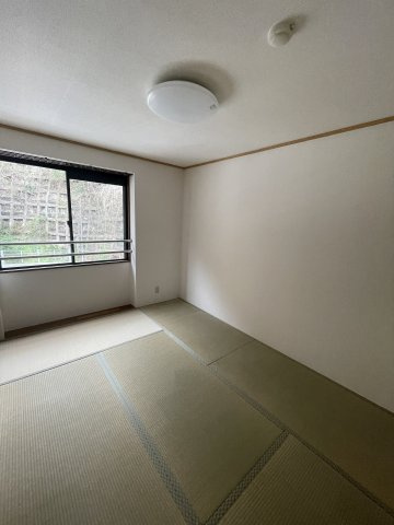 イーストヒルズ平野の和室
