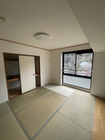 イーストヒルズ平野の和室