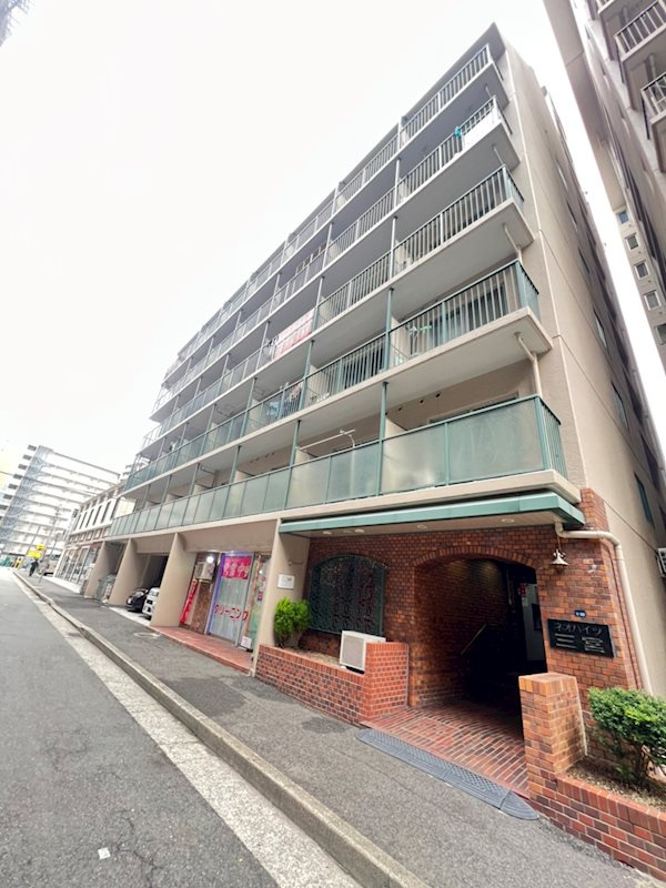 ネオハイツ三宮の外観