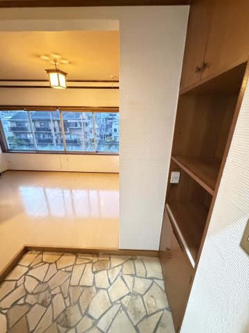 新神戸フラッツの玄関
