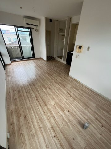 クァトルセゾン甲東園の居間・リビング
