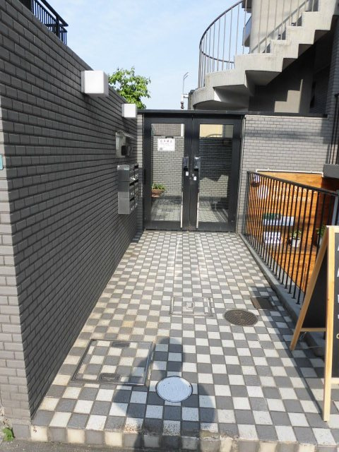 クァトルセゾン甲東園のエントランス