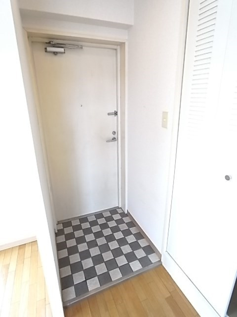 クァトルセゾン甲東園の玄関