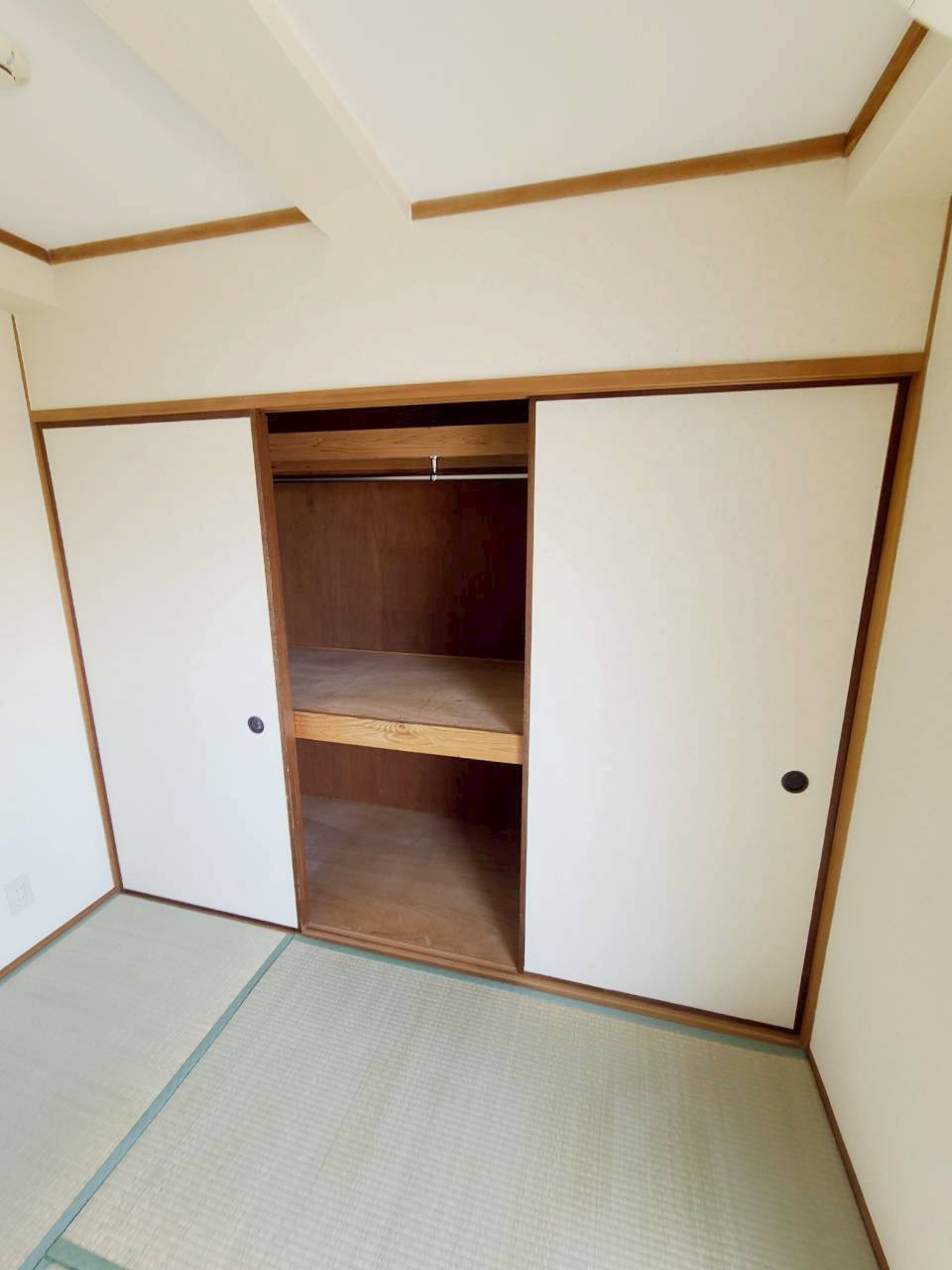 サンパレス21門戸（下大市東町）の収納