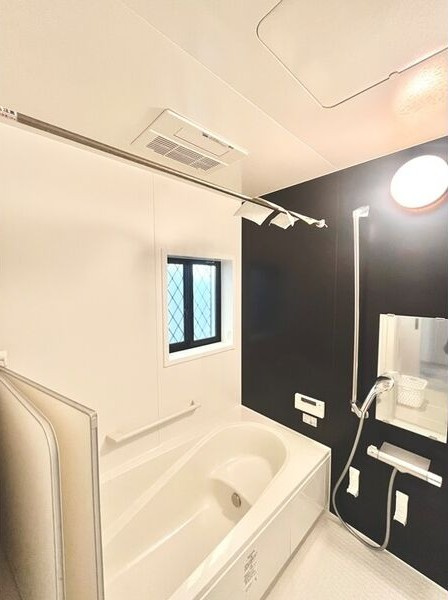 元徳重２丁目戸建の浴室