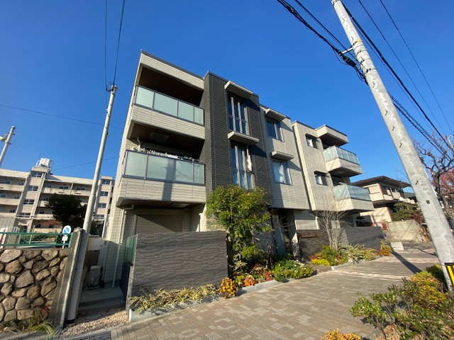 シャンヴィラージュ甲南山手駅前