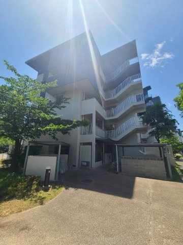 UR浜甲子園さくら街　8号棟の外観