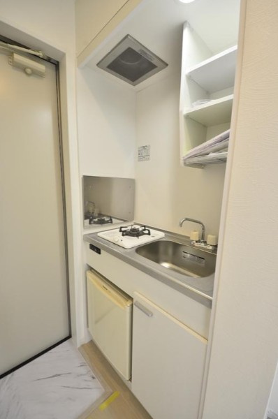 グラード氷川台の玄関