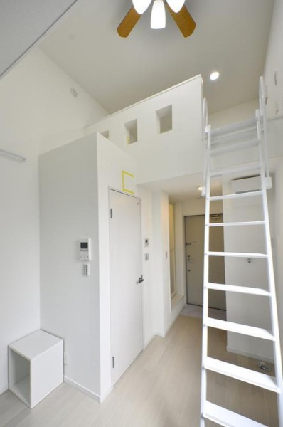 グラード氷川台の居間・リビング