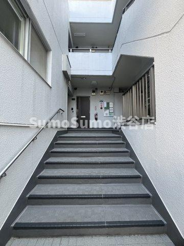 ダイアパレス三宿のエントランス