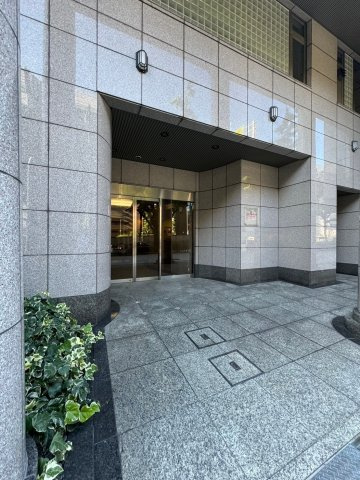 ブランクレール谷町のエントランス