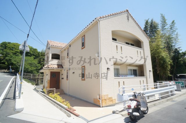 メゾンセリゼ　Maison de Cerisier 