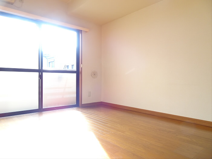 ロジェ高井戸弐番館の居間・リビング