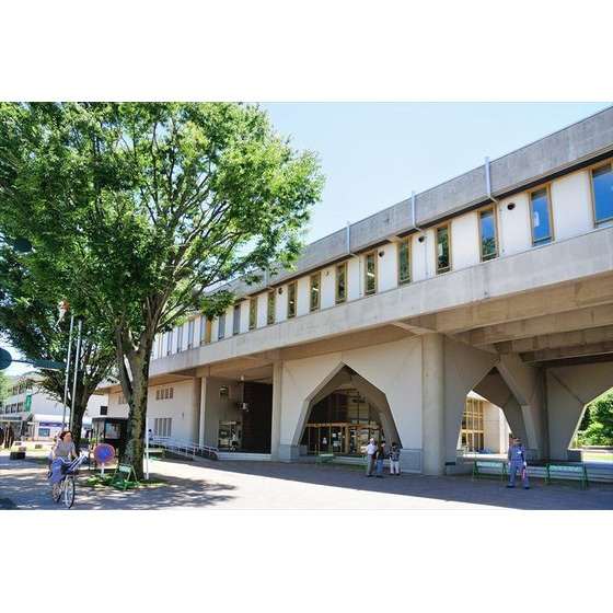 役所「三鷹市役所まで2442ｍ」
