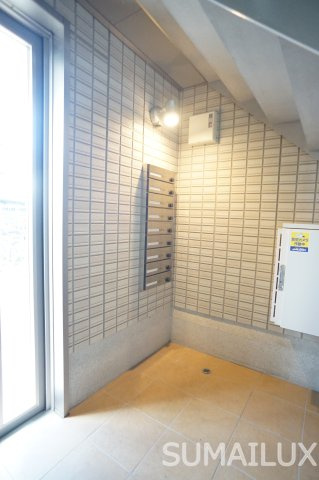 熊本市中央区内坪井町のアパートのエントランス