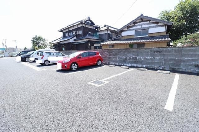 アルモニーの駐車場|カースペースがあります
