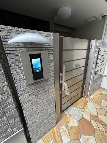 フジパレス阪急武庫之荘駅西Ⅴ番館のエントランス