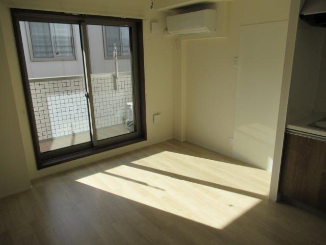 スマートグラン浦和岸町の居間・リビング|こちらの居間で趣味の時間をお楽しみください