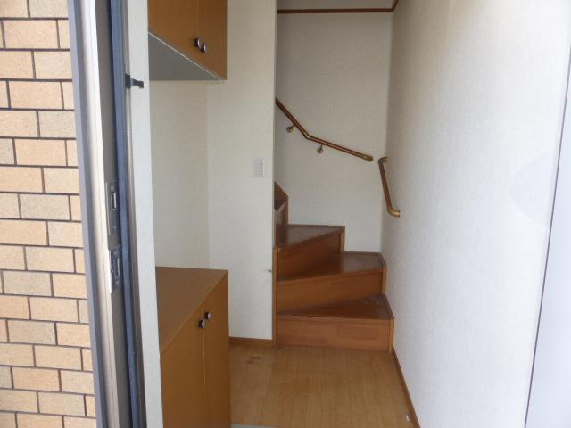 カーサ　アルフレチャの玄関|反転タイプあり