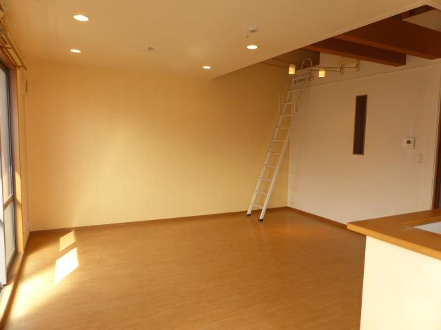 カーサ　アルフレチャの居間・リビング|反転タイプあり