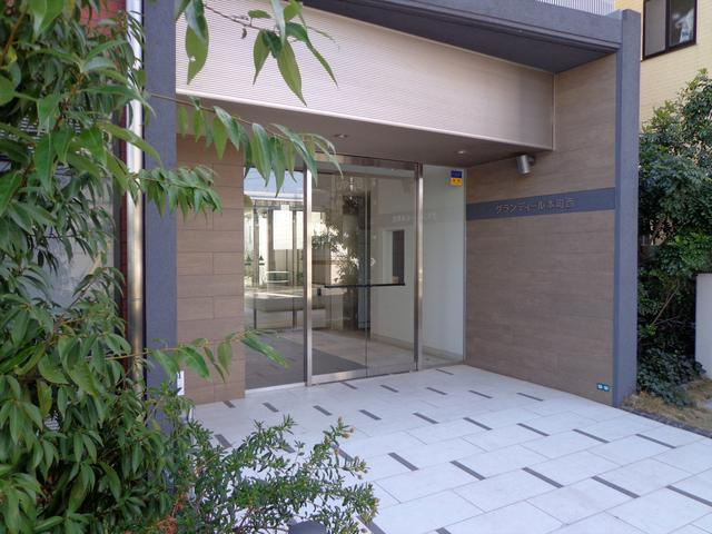 グランディール本町西のエントランス|建物の内部です