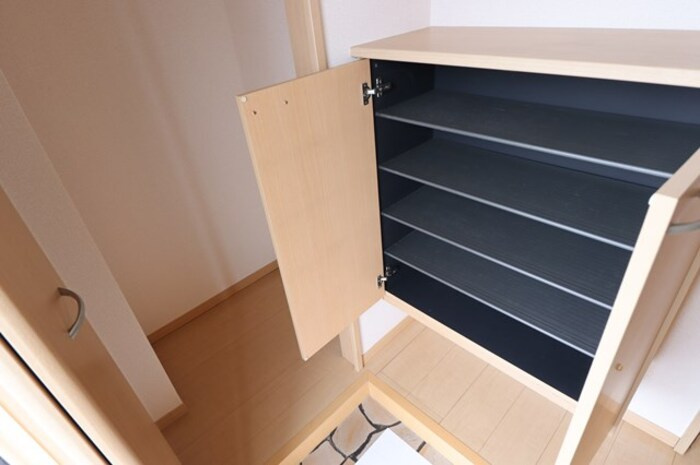アン オアシスの玄関|明るい玄関です