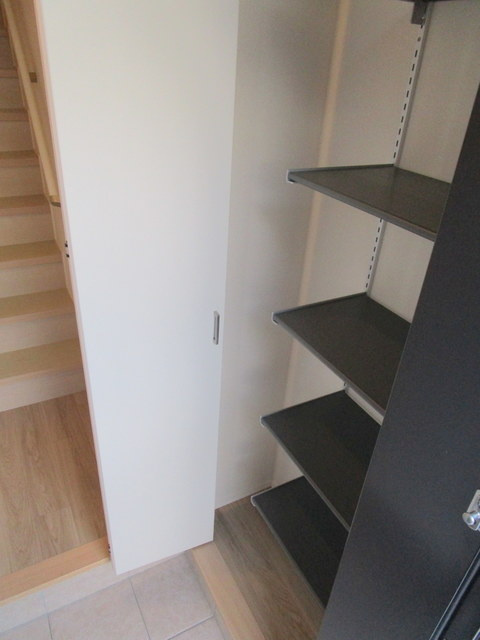 ＣＡＳＡ　ＢＩＡＮＣＡ西船橋Bの玄関|★シューズBOX★