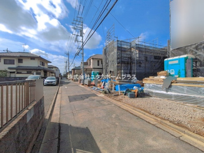 【前面道路含む現地写真】 | 立川市栄町2丁目　新築戸建　【全4棟】