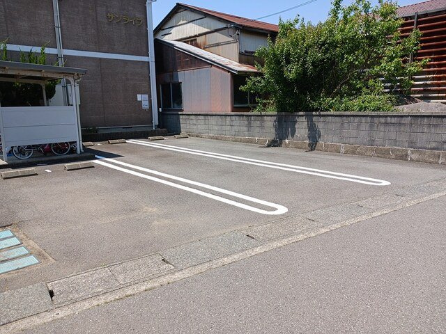 サンライフの駐車場