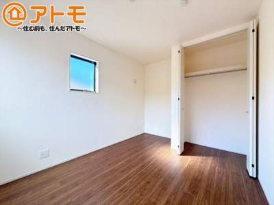 【子供部屋】 | 伊豆の国市大仁　新築一戸建て　全1棟 | 広々使える収納付きの洋室です♪