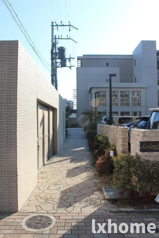 クレセントコートのエントランス|ゆとりのあるエントランスです