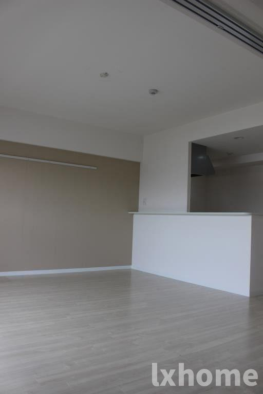 クレセントコートの居間・リビング|ゆったり過ごせる居間です