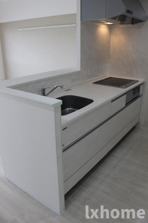 クレセントコートのキッチン|コンパクトなキッチンで掃除もラクラク