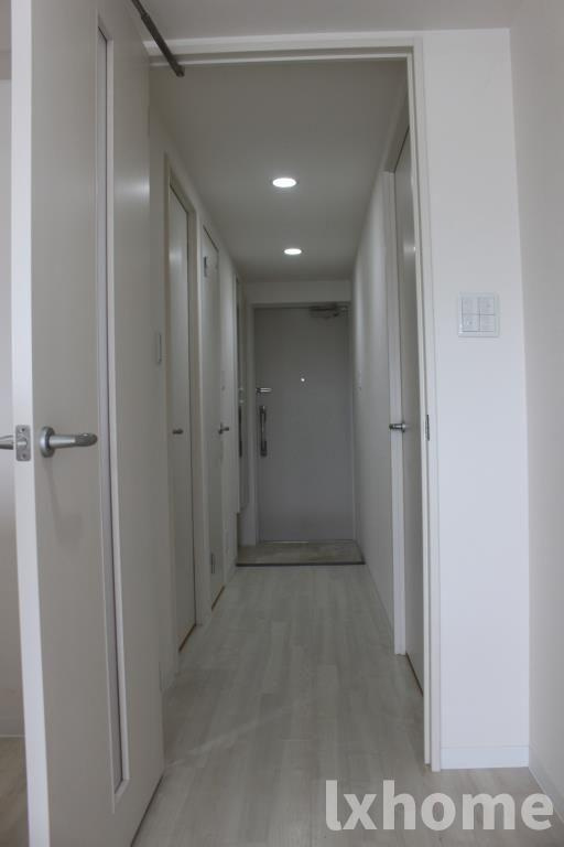 クレセントコートの玄関|収納もある玄関です