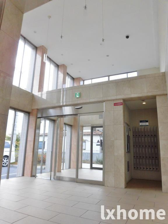 クレセントコートのロビー|ゆとりのあるロビーです