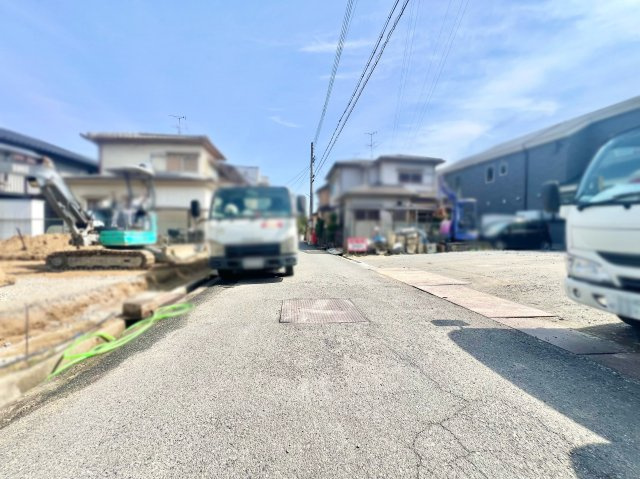 【前面道路含む現地写真】の画像