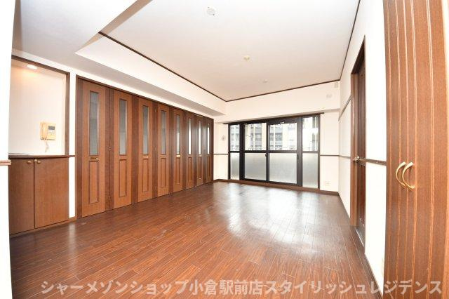 ニューサンリバー１２番館の居間・リビング