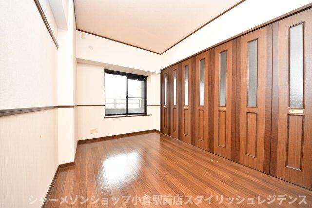 ニューサンリバー１２番館の居間・リビング
