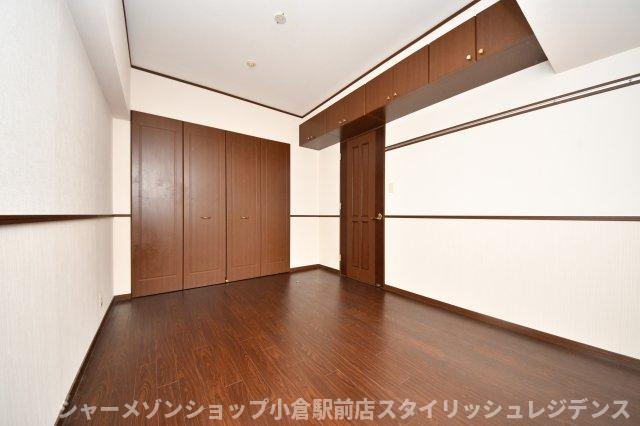 ニューサンリバー１２番館の居間・リビング