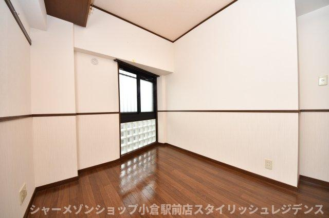 ニューサンリバー１２番館の居間・リビング