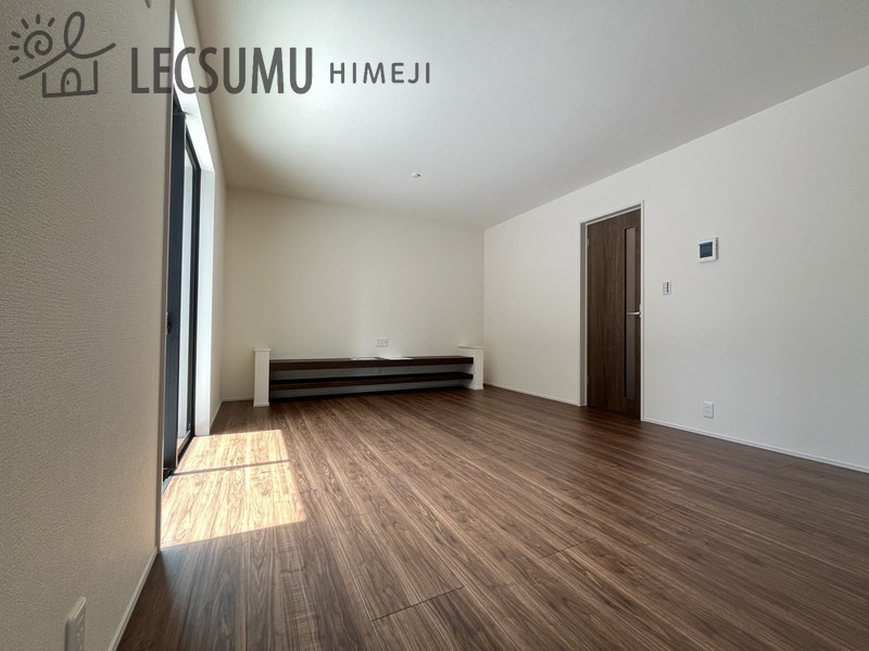 揖保郡太子町佐用岡/新築戸建の居間・リビング