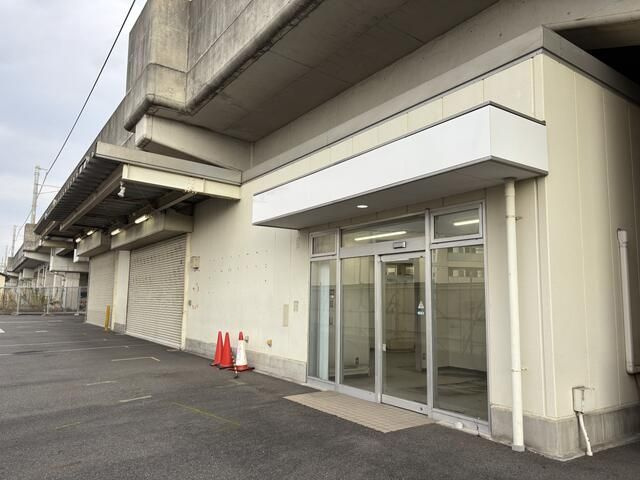 伏屋・八田間高架下建物（西・東）